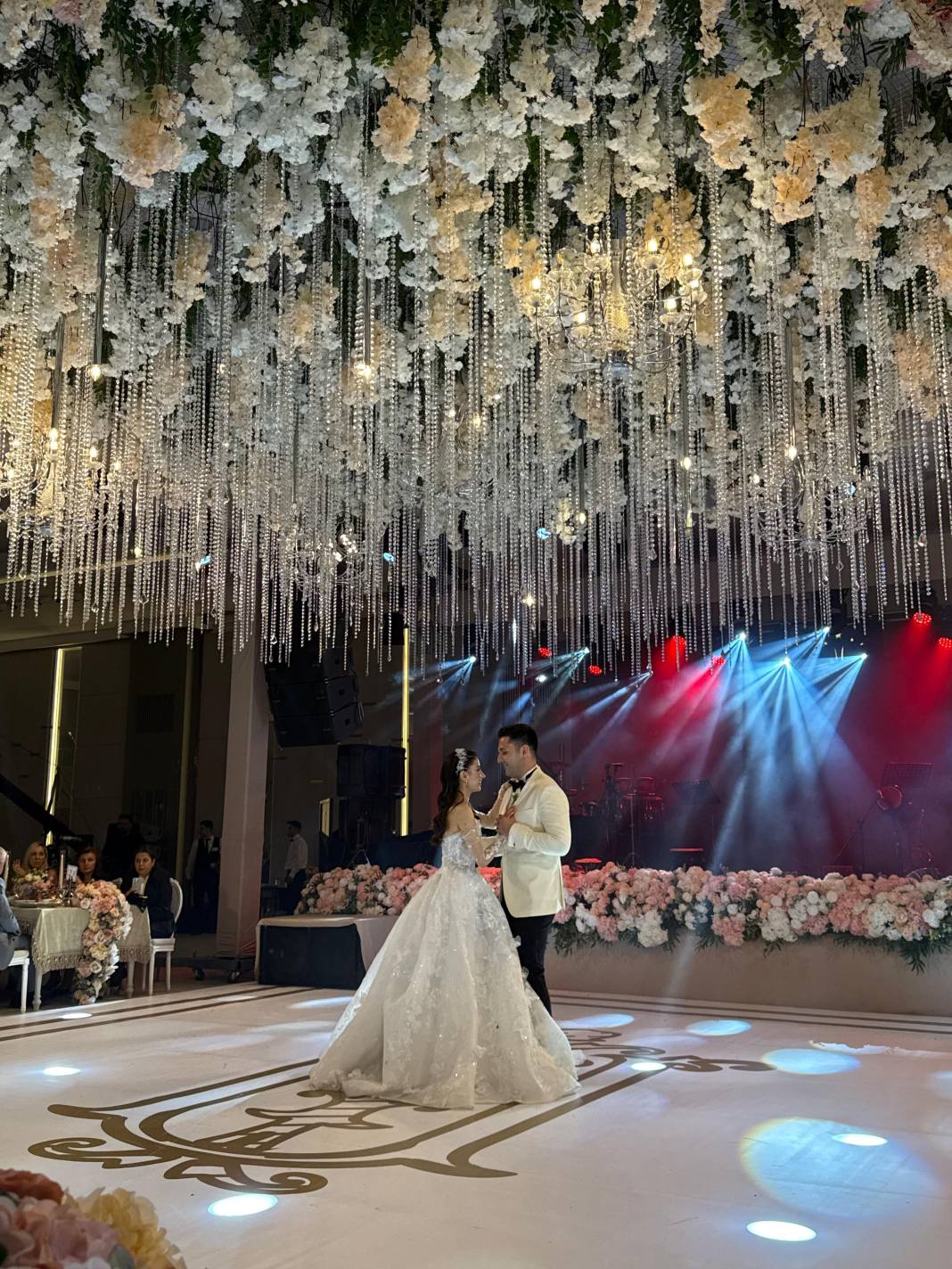 Gaziantep Ve Türkiye Magazini Bu Düğünü Konuşuyor! Uğurlu Ailesi'nden Işın Karaca'lı Muhteşem Düğün 2